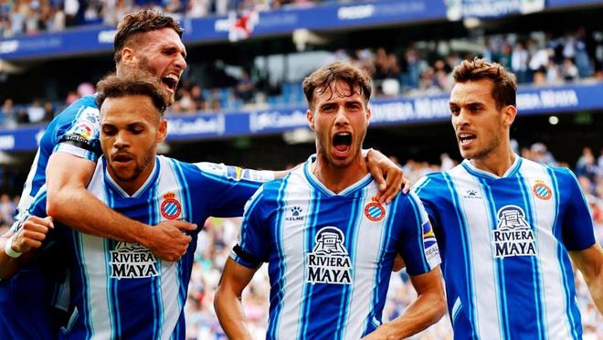 胜利拱手相 胜利拱手相