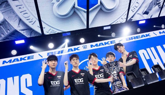 超越年龄的 超越年龄的